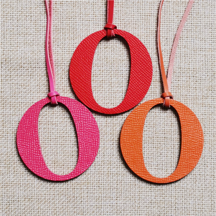 Women Accessories Name In English - ตัวอักษรภาษาอังกฤษ O ตัวอักษร Cowhide Pu หนังชื่อเริ่มต้น