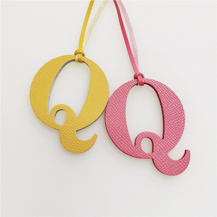 Women Accessories Name In English - ตัวอักษรภาษาอังกฤษ Q ตัวอักษร Cowhide Pu หนังชื่อเริ่มต้น