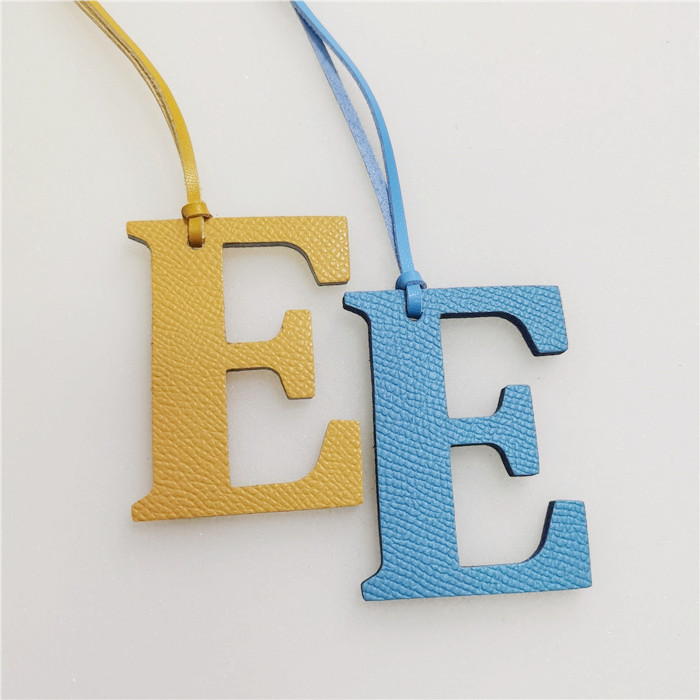 Women Accessories Name In English - ตัวอักษรภาษาอังกฤษ E ตัวอักษร Cowhide Pu หนังชื่อเริ่มต้น