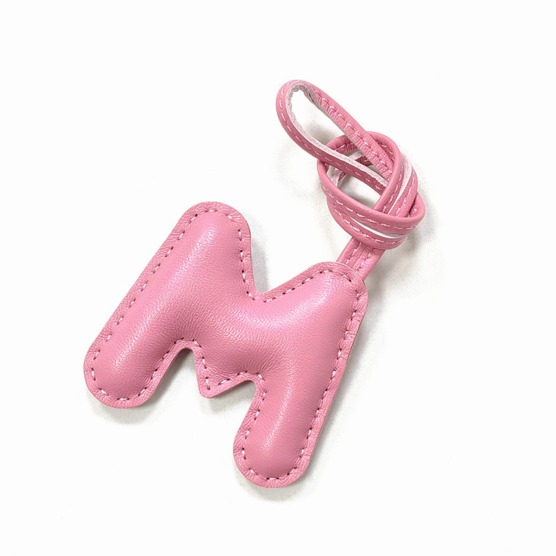 จี้หนังแกะรูปตัวอักษรภาษาอังกฤ - Women Accessories Name In English บทวิจารณ์และราคา