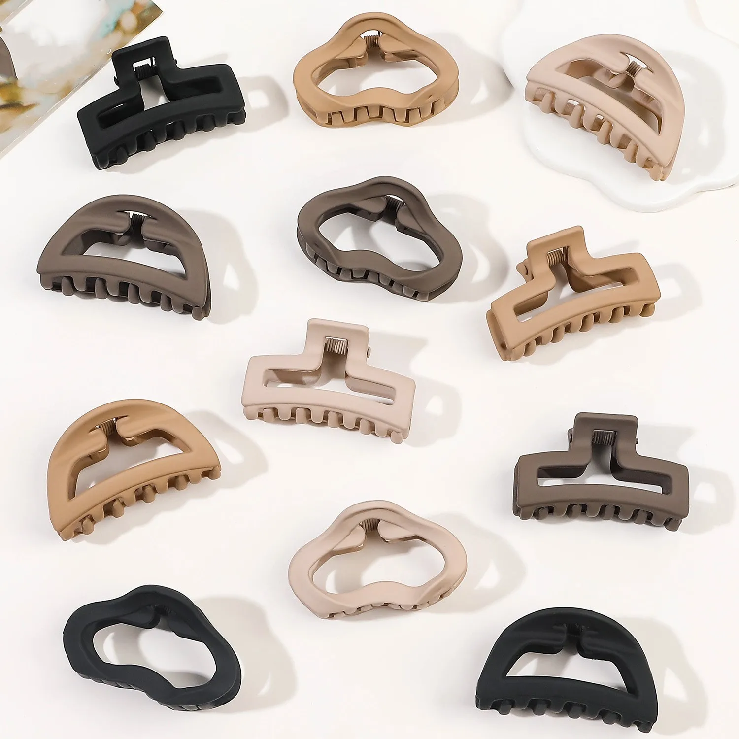 2024 ใหม่แฟชั่นขนาดเล็ก Froste - Hair Claw Clip Set บทวิจารณ์และราคา