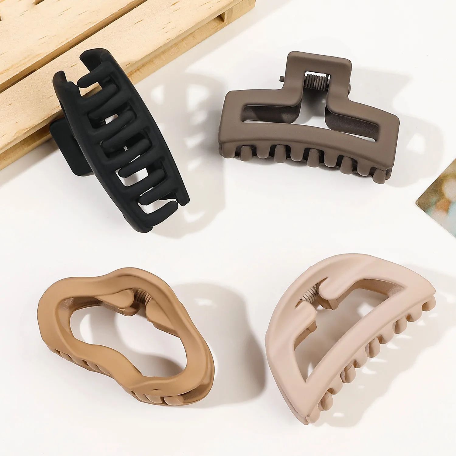 2024 ใหม่แฟชั่นขนาดเล็ก Froste - Hair Claw Clip Set บทวิจารณ์และราคา