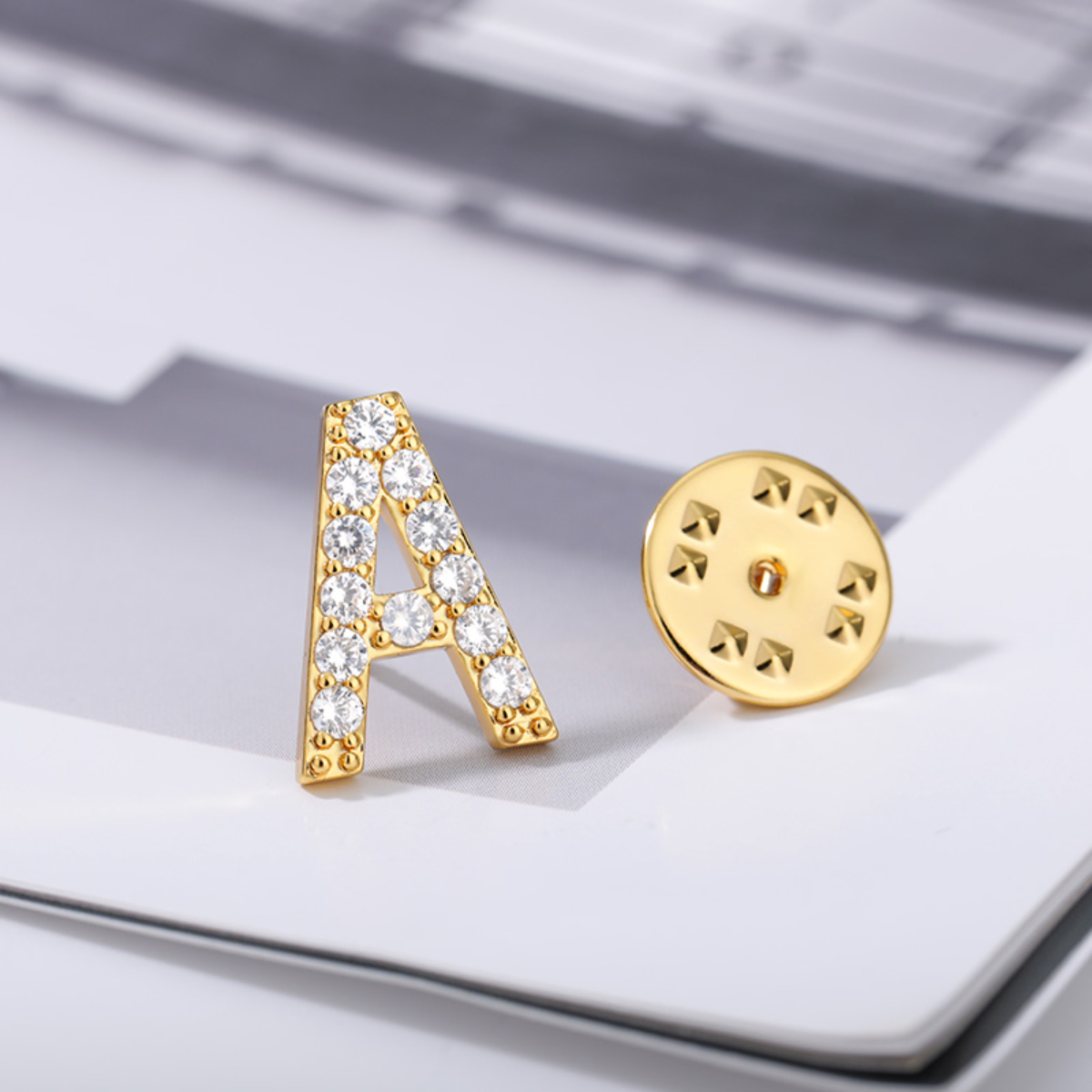 เข็มกลัดตัวอักษรเพทายแวววาวสำห - Women Accessories Name In English บทวิจารณ์และราคา